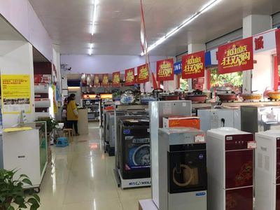 一大批恭城人拿著錢涌向24米街這家店,是不是瘋了!