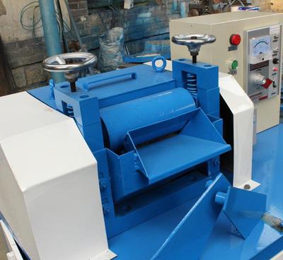 山東萊州塑料切粒機塑料加工機械臥式滾刀塑切粒機圖片_高清圖_細(xì)節(jié)圖-萊州市沙河鎮(zhèn)奧凱機械廠